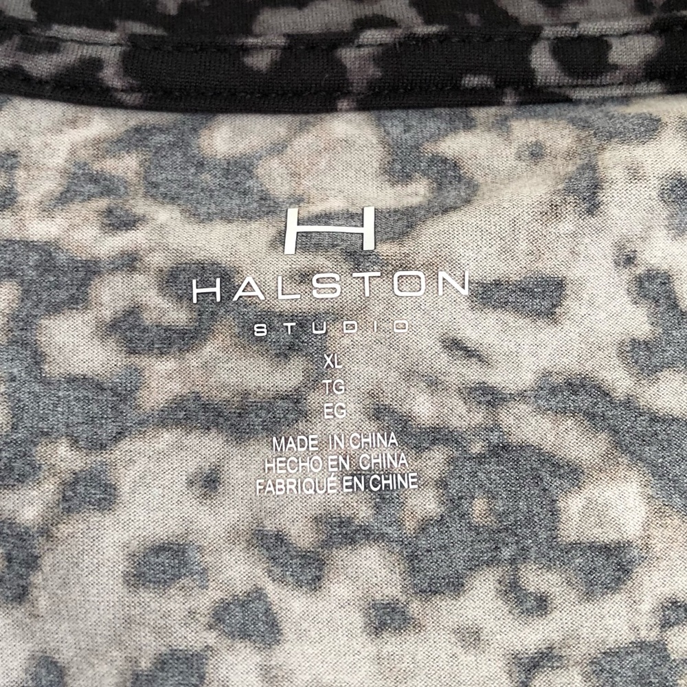 NWT H Halston Studio Black / Grey Abstract Animal Print Top Size XL - Picture 4 of 11